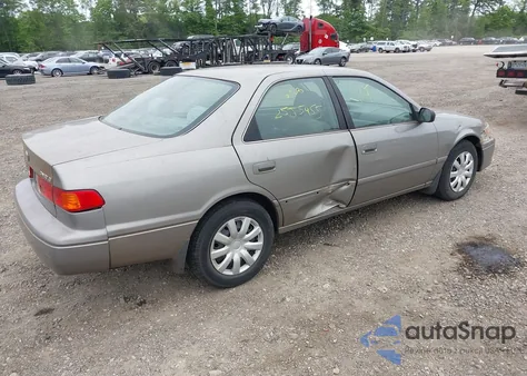 2000 Toyota Camry Le z USA, uszkodzony, nr VIN 4T1BG28K9YU642612